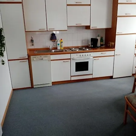 Sonnenscheinwohnung Mit Kleinem Bauernhof