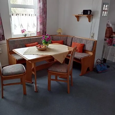 Sonnenscheinwohnung Mit Kleinem Bauernhof Thale